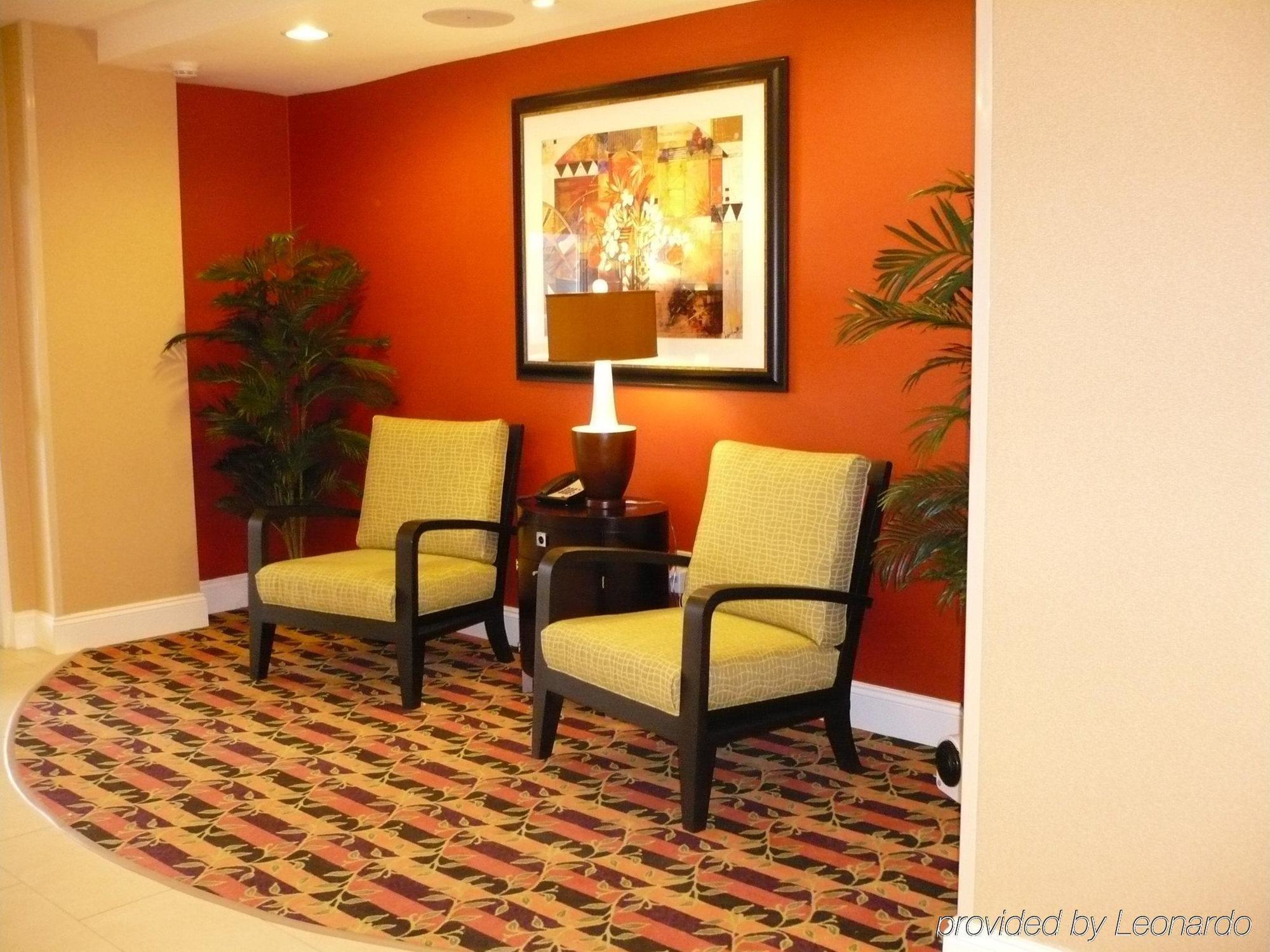 Holiday Inn Express & Suites - Spartanburg-North By Ihg Интерьер фото